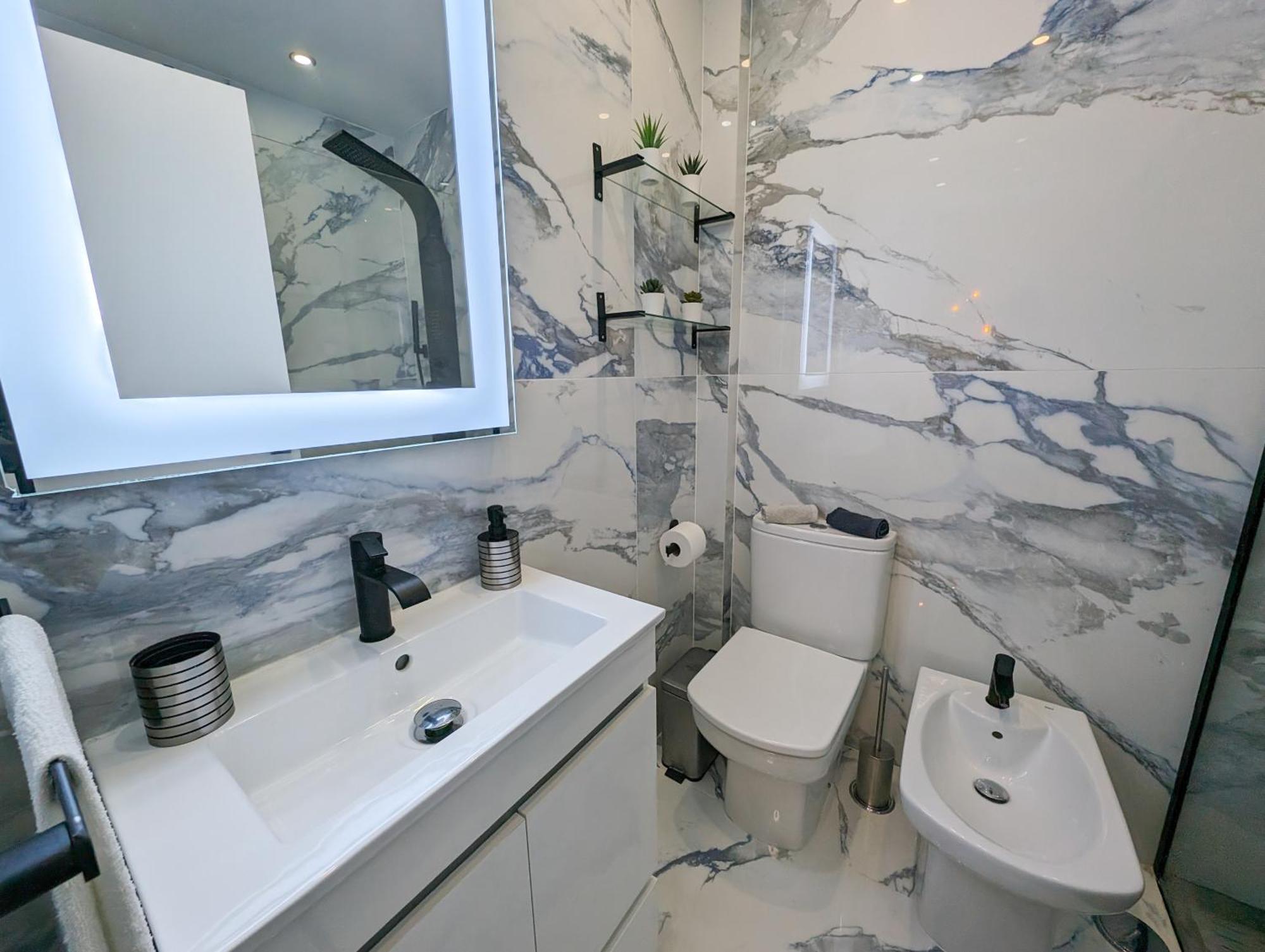 2 Room Condo - 5 Mins From Costa Da Caparica Beach & Bars Eksteriør bilde