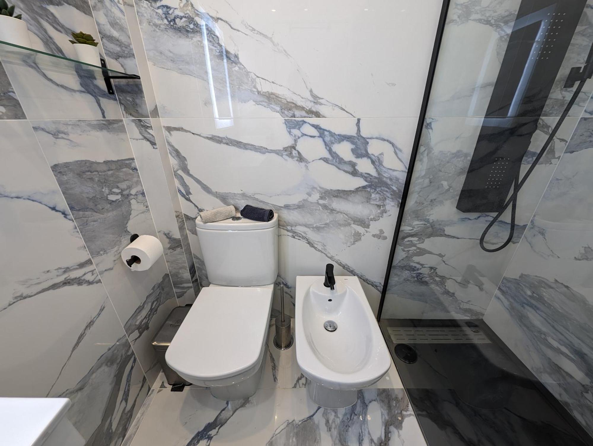 2 Room Condo - 5 Mins From Costa Da Caparica Beach & Bars Eksteriør bilde