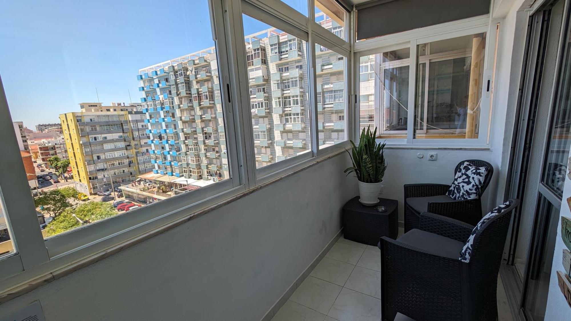 2 Room Condo - 5 Mins From Costa Da Caparica Beach & Bars Eksteriør bilde